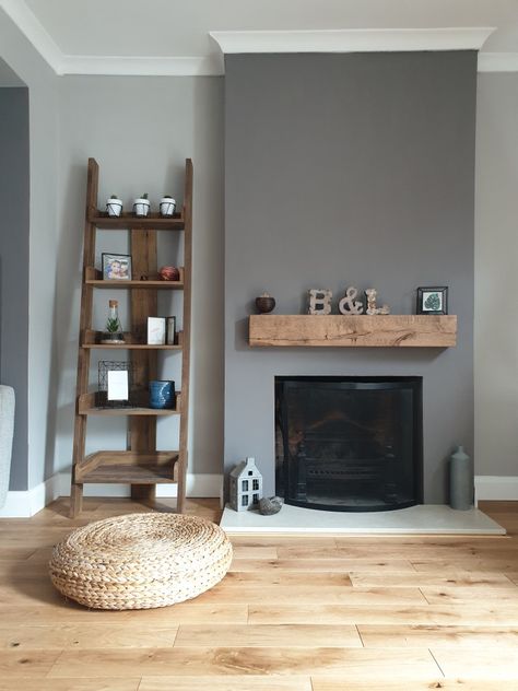 Grey And Pine Living Room, Mantlepiece Decor Living Rooms, Empty Fireplace Ideas, Mantlepiece Decor, Deli Ideas, Uk Wallpaper, Fireplace Shelf, Gray Living Room Design, Oak Mantel