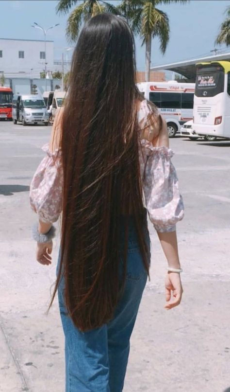 Huge Hair, Long Shiny Hair, Extremely Long Hair, Hair Inspiration Long, Long Silky Hair, Growth Hair, Long Hair Pictures, Really Long Hair, Lustrous Hair