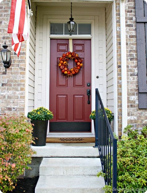 Spray painted kick plate.  Much better than my ugly brassy gold. Spray Paint Door Knobs, Front Door Knobs, Small Porch Decor, Paint Door Knobs, Diy Door Knobs, Small Porch Ideas, Old French Doors, Grey Interior Doors, Paint Door