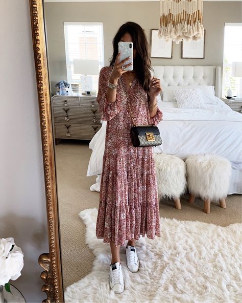 Casual Fall Maxi Dress, Boho Rock Style, Gucci Sneakers Outfit, Goose Dress, Winter Sneakers Outfit, Golden Goose Sneakers Outfit, Golden Goose Outfit, Outfit For Church, Dress And Sneakers Outfit