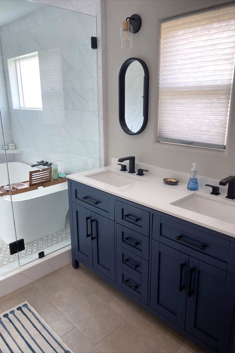 Bathroom With Blue Vanity Ideas, Midnight Blue Vanity Bathroom Ideas, Bathroom Ideas Blue Vanity, Navy Double Vanity, Bathroom With Navy Vanity, Navy Blue Bathroom Cabinets, Bathroom With Blue Vanity, Blue Bathroom Vanity Ideas, Navy Bathroom Vanity