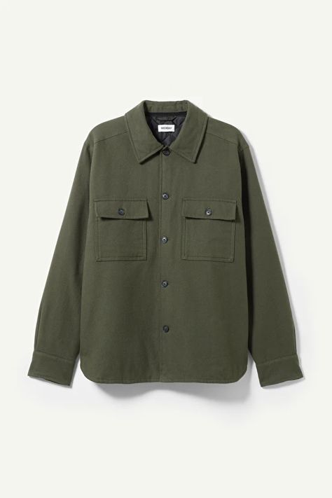 Green Overshirt, Swedish Street Style, Mens Shirts Online, Retail Experience, How To Clean Iron, Youth Culture, Mens Casual Outfits, Men's Shirts, Khaki Green