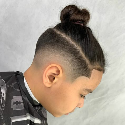 Boy Bun Hairstyles, Boy Ponytail Hairstyles, Boy Ponytail, Toddler Boy Long Hair, Boys Ponytail, Ponytail Haircut, Man Ponytail, Kids Hairstyles Boys, Long Hair Curly