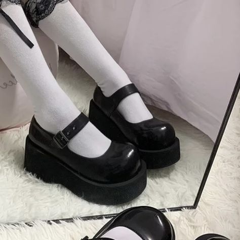 Korean Shoes School, Mary Janes Aesthetic, Dorothy Shoes, Mary Janes Shoes, Ankle Strap Chunky Heels, Heels Aesthetic, Black Chunky Heels, Uniform Dress, Womens Mary Janes