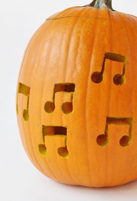 DIY Music Note Drilled Pumpkins Music Pumpkin Painting, Musical Pumpkins, Music Pumpkin Carving, Drilled Pumpkins, Pumpkin Carving Knife, Halloween Photo Frames, Annie Musical, Halloween Tips, Pumpkin Song