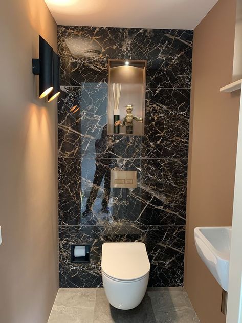 Washroom Wall Tiles Design, Modern Small Powder Room, Toilet Tiles Design Modern, Toilet Wall Tiles, Washroom Wall Tiles, Small Washroom Design, Architecture Bathroom Design, Bathroom Wall Tile Design, Toilet And Bathroom Design