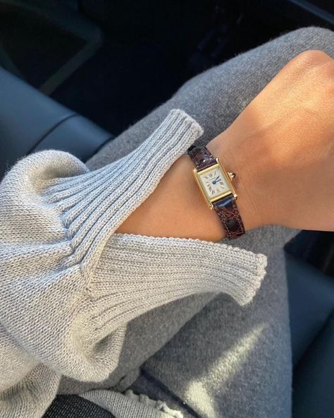 Cartier Louis Tank, Old Money Watch, Panthere Cartier, Women Gold Watch, Tank Cartier, Gold Watch Vintage, Aesthetic Watches, Tank Louis Cartier, Life Luxury Lifestyle