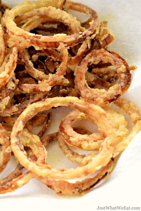 Gluten Free Onion Straws, Gluten Free French Fried Onions, Crispy Onion Straws, Gluten Free French Fries, Onion Straws, Better Batter Gluten Free, Blooming Onion Recipes, Burger Salad, Gluten Free Sides