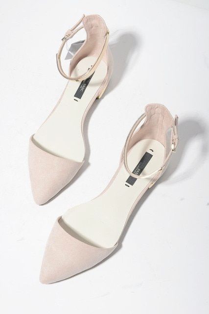 Pointy Flats, Tennis Shoes Outfit, Stefan Janoski, Chique Outfits, Wedding Shoes Flats, Flat Dress Shoes, Bridesmaid Shoes, Girly Shoes, Prom Shoes