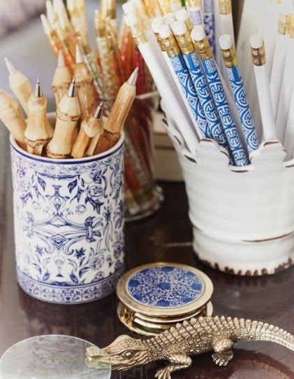 Best Office, Chinoiserie Chic, White Living, Blue China, Office Inspiration, Lovely Things, White Houses, Zara Home, Desk Accessories