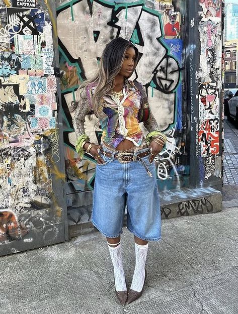 model: yewande_biala Jorts Fashion, Denim On Denim, Black Femininity, Goddess Art, Fit Ideas, Funky Fashion, Streetwear Fashion Women, Outfit Women, Moon Goddess