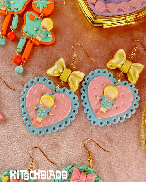 Pollyday lineup so far! I have a few more things to assemble and bake so check in soon!! 🌸🎀🌸Set your alarms because quantities are limited! 🎀🎀🎀 . . . . . . #PollyPocket #90sToys #NostalgiaJewelry #PollyPocketEarrings #90sKidVibes #RetroAccessories #NostalgicJewelry #ThrowbackStyle #PollyPocketFans #TinyWorldEarrings #90sFashion #RetroChic #VintageToys #NostalgiaStyle #PollyPocketLove #Y2KJewelry #EarringObsession #MiniatureMagic #90sInspired #NostalgicAccessories #PollyPocketForever #ToyColl... Y2k Jewelry, Retro Accessories, Tiny World, Polly Pocket, 90s Inspired, 90s Kids, Retro Chic, Check In, Vintage Toys