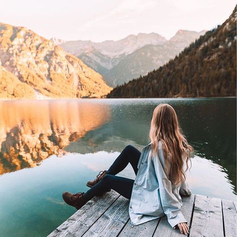 Sitting. Waiting. Wishing. ✨    Enjoying the last fall colors and staying warm and comfy in my new parka by @mammut_swiss1862 via @zalando 💙  #zalandostyle #outdoorlifestyle #beinspired (Werbung)    #Regram via @BqAbkpsgo_Z The Lone Wolf, Tirol Austria, Mountain Girl, Lake Photos, Austria Travel, Top Travel Destinations, Epic Journey, Lone Wolf, The Pack