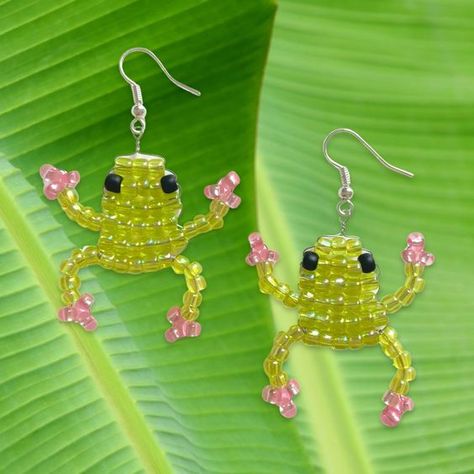 XL frog earrings - green :: hilu studio #BeadingPatterns #PerlerBeadPatterns #FuseBeadPatterns Frog Beaded Earrings, Seed Bead Frog Tutorial, Diy Frog Earrings, Beaded Animal Earrings, Beaded Frog Pattern, Seed Bead Earrings Ideas, Frog Bead Pattern, Seed Bead Frog, Beaded Animals Patterns