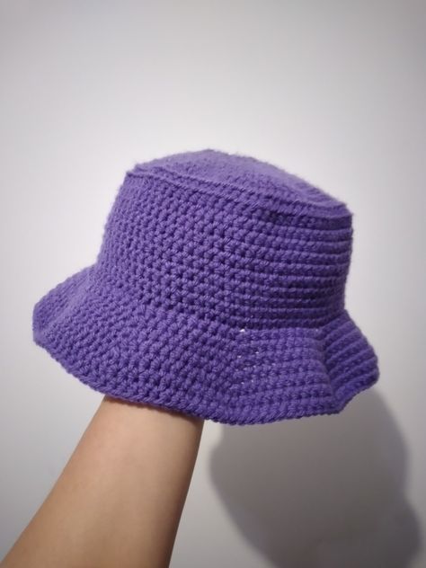 Crochet bucket hat Bucket Hat Tejido, Purple Bucket Hat, Knitted Bucket Hat, Knit Bucket Hat, Crochet Best, Crochet Cow, Crochet Bucket, Purple Hats, Crochet Bucket Hat