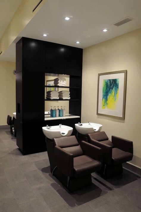 SOTY 2013: Exsalonce Salon & Day Spa | Salon Today Back Wash Area Salon, Salon Ideas Small Spaces, Small Salon Designs, Salon Interior Design Ideas, Barber Shop Interior, Salon Design Ideas, Nail Salon Interior Design, Beauty Salon Interior Design, Home Hair Salons