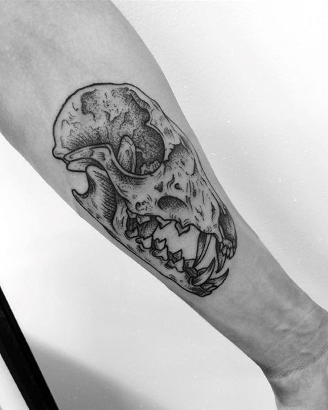 Guys Tattoos With Fox Skull Design Women Skull Tattoo, Fox Skull Tattoo, Bear Skull Tattoo, Skull Tattoo Meaning, Bear Tattoo Designs, Bear Skull, Fox Skull, Tattoo Moon, Bear Tattoo