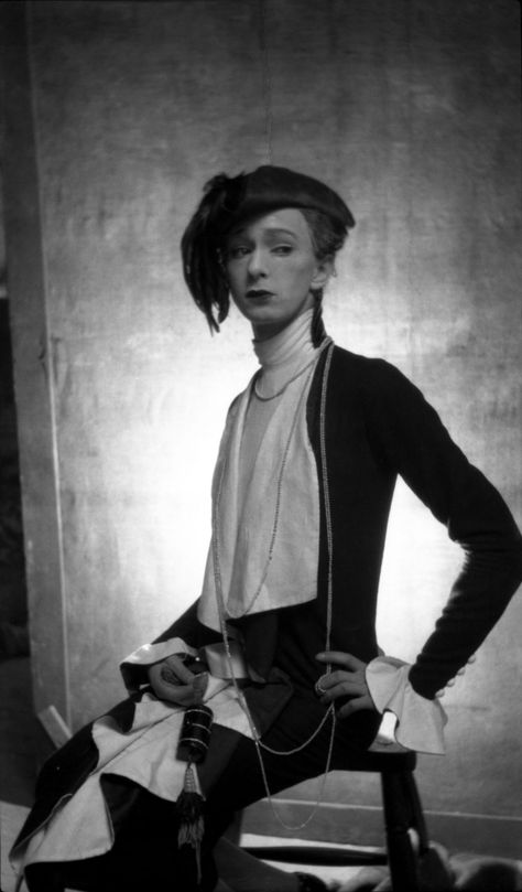 Cecil Beaton's Campy 1920s Photographs of London's Bright Young Things - Flashbak Bright Young Things, Ascot Dresses, Tallulah Bankhead, Litho Print, Cecil Beaton, London Photographer, National Portrait Gallery, Roaring Twenties, Portrait Gallery