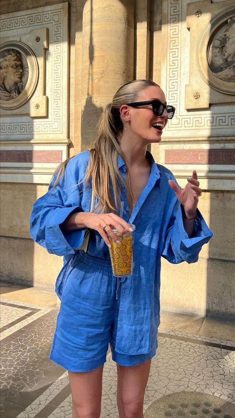 IG: @elisalevallois Portugal Summer Outfits, Blue Shorts Outfit, Linen Shorts Outfit, Linen Summer Outfits, Portugal Summer, Summer Outfits 2024, European Summer Outfits, Shorts Outfits Women, European Summer