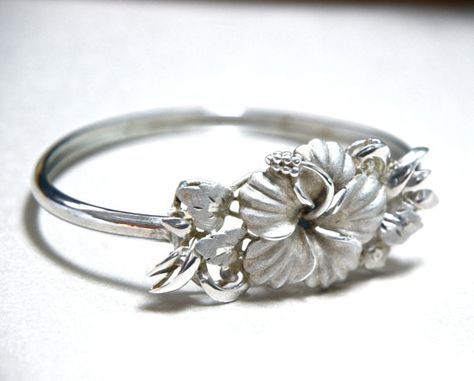 Sterling Silver HAWAIIAN Hibiscus Hinged by RubyInTheDustVintage, $95.00 Hawaiian Flower Jewelry, Hibiscus Jewelry, Hibiscus Ring, Silver Flower Bracelet, Fantasy Earrings, Hawaiian Hibiscus, Engagement Earrings, Hawaiian Jewelry, Jewelry Brands