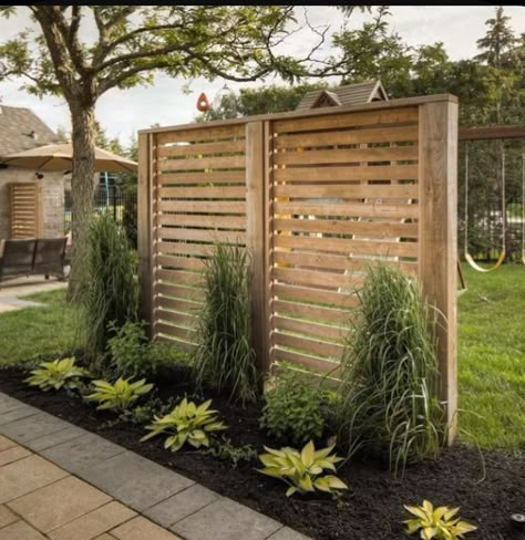 Privacy Fence Designs, Privacy Landscaping, Backyard Privacy, Privacy Screen Outdoor, Outdoor Privacy, Balcony Ideas Apartment, Diy Outdoor Decor, Backyard Fences, Wooden Fence