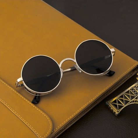 Circular Sunglasses Men, Sunglasses Styling, Trending Bags, Pretty Sunglasses, Circular Sunglasses, Elegant Sunglasses, Types Of Sunglasses, Circle Sunglasses, Casual Sunglasses