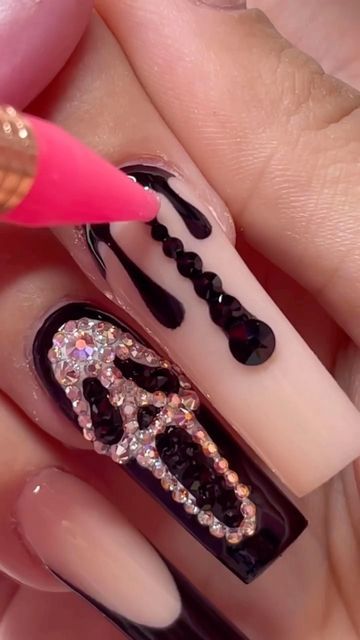 Skeleton Nails Easy, Rhinestone Scream Nails, Rhinestone Nails Halloween, Halloween Nails Detailed, Halloween Rhinestone Nails, Drippy Nail Design, Rhinestone Halloween Nails, Nails By Dev, Bling Halloween Nails