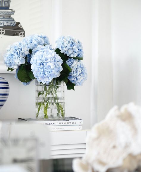 Hydrangea Cottage, Hydrangea Vase, Spring Interiors, Blue Desk, Cut Glass Vase, Coastal Room, Hydrangea Colors, Hydrangea Bouquet, Hydrangeas Wedding