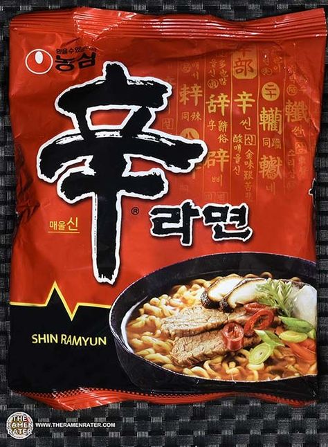 The Ramen Rater reviews the original Shin Ramyun instant noodle soup from South Korea, sent by a reader named Anders & girlfriend Ji-Min Korean Instant Noodles, Shin Ramyun, Korean Noodles, Wheat Noodles, Korean Snacks, Spicy Noodles, Food Instagram, Ramen Recipes, Halal Recipes