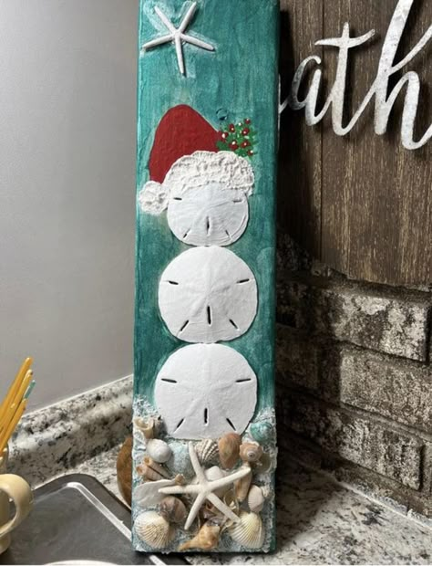 Sea Shell Christmas Tree Diy, Costal Christmas Decor House, Ocean Christmas Decor, Broken Seashell Crafts, Coastal Snowman, Seagrass Art, Shell Snowman, Coastal Christmas Decorations, Diy Winter Crafts