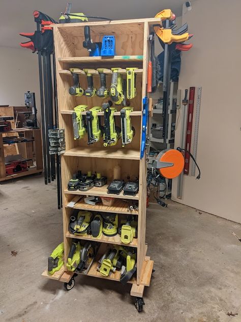 Diy Wood Tool Storage, Tool Caddy Diy, Hand Tool Storage Ideas, Power Tool Organization, Woodworking Shop Ideas, Warehouse Organization, Garage Storage Plans, Workbench Ideas, Garage Storage Inspiration