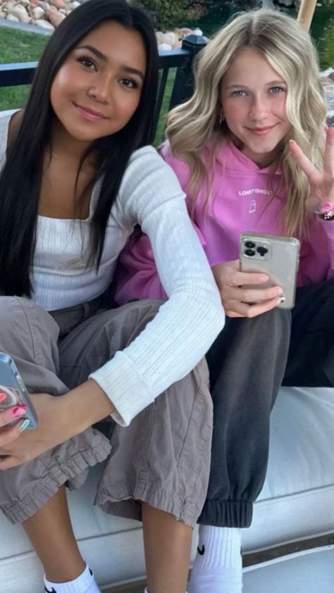 nayvee and paislee nelson💓 #nenfam #preppy #nayveeandpaisleenelsonduo Nayvee Nelson, Paislee Nelson, Preppy Inspiration, Best Friend Challenges, Friend Challenges, Cute Fits, Jelly, Best Friends, Cute Outfits