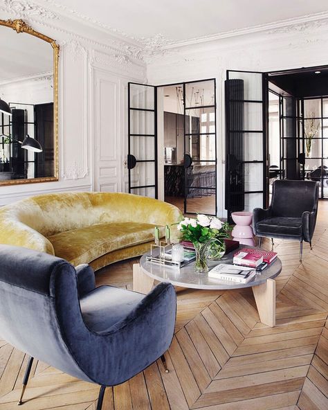 Style Lessons from 35 Parisian Apartments - The Nordroom Parisian Apartment Style, Parisian Style Apartment, Parisian Apartment Decor, Parisian Home Decor, Parisian Decor, Parisian Interior, Built In Furniture, Parisian Apartment, Apartment Style