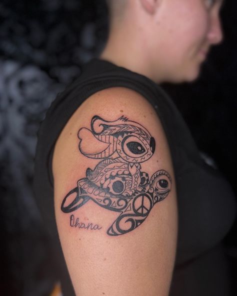 Stitch And Turtle Tattoo, Sea Turtle Tattoo, Turtle Tattoo Designs, Stitch Tattoo, Turtle Tattoo, Matching Tattoo, A Turtle, Creative Tattoos, Beautiful Tattoos