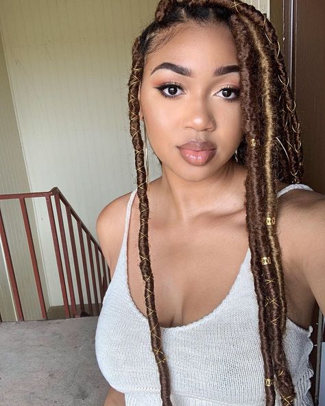 Light brown and blonde faux locs Curl Locs, Blonde Faux Locs, Brown And Blonde, Faux Loc, Black Wedding Hairstyles, Soft Locs, Faux Locs Hairstyles, School Hair, African Hair