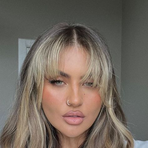 Jamie Genevieve on Instagram: "The power of a fringe trim and a lot of blush x" Jaime Genevieve Hair, Jaime Genevieve, Jamie Genevieve Hair, Jamie Genevieve, Curtain Bangs, Fringe Trim, Hair Inspiration, Bangs, Blush