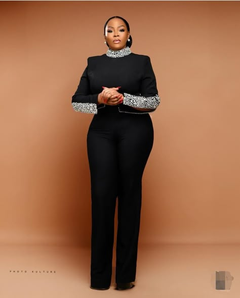 Black Office Lady Sets For Office Wear, Trouser Suits For Women Classy, Ankara Office Wear Work Outfits, Luxury Black Pantsuit For Office, Elegant Office Wear Sets With Wide-leg Pants, Elegant Office Sets With High-waisted Pants, Convocation Outfit, Simple Dress Styles, Cute Maternity Dresses