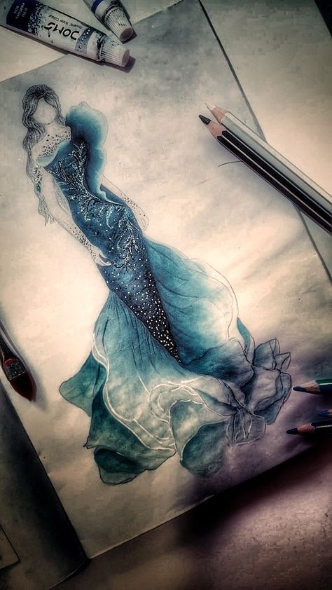 Night ocean inspired gown idea Mermaid Gown Drawing, Water Inspired Dress Haute Couture, Aquatic Inspired Fashion, Under The Sea Gown, Water Like Dress, Dresses Inspired By Water, Sea Theme Dress Illustration, Sea Dress Fashion, Aquatic Outfit Ideas