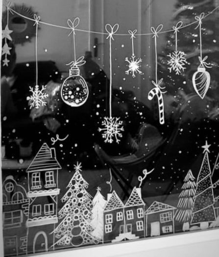 Christmas Chalk Art Window, Chalk Art Window Christmas, Christmas Window Display Drawing, Chalk Window Art Christmas, Diy Christmas Window Painting, Posca Christmas Window, Windows Painting Christmas, Christmas Chalk Window, Chalk Christmas Window