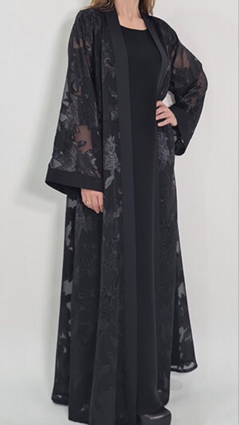 Abaya Fashion Modern, Black Abaya Designs, Abaya Designs Latest, Abaya Fashion Dubai, Abaya Outfit, Mode Kimono, Mode Abaya, Modesty Fashion, Muslim Fashion Dress