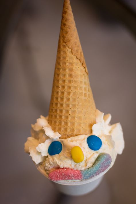 Clown cone Clown Cones, Clown Ice Cream, Ice Cream Clown, Cake Funfetti, Clown Cupcakes, Silly Clown, Clown Stuff, Clown Party, How Much Sugar