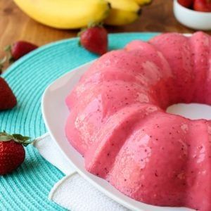 Creamy Strawberry Banana Jello - The Food Charlatan Banana Jello, Recipes With Fruit, Mold Recipes, Sour Cream Recipe, Jello Mold Recipes, Gelatin Salad, Strawberry Gluten Free, The Food Charlatan, Cookies Bars