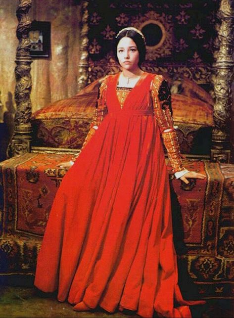 https://flic.kr/p/e23CCh | Red | The incredible Olivia Hussey in Franco Zeffirelli's Romeo & Juliet, 1968. The dress is a Danilo Donati design to represent the 1460s.  Searching through stuff to research my PowerPoint lectures I ran across some really interesting items online that were all red, like the purple things I found yesterday. I am sharing them with you all. Romeo And Juliet Costumes, Zeffirelli Romeo And Juliet, Romeo And Juliet 1968, Juliet 1968, Leonard Whiting, Juliet Capulet, Olivia Hussey, Period Outfit, Costume Drama