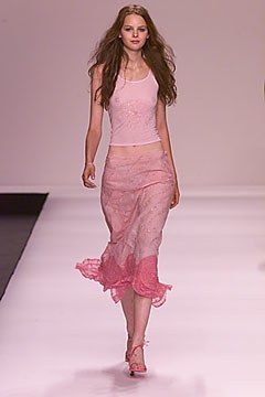 Jill Stuart Spring 2000 Ready-to-Wear Collection Photos - Vogue Outfits Quotes, 90s Runway Fashion, Runway Fashion Couture, Vintage Runway, Runway Outfits, 2000 Fashion, Jill Stuart, 2000s Fashion Outfits, Outfits Spring