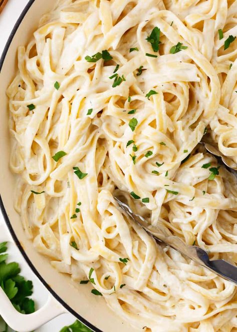 Alfredo Sauce With No Heavy Cream, Alfredo Sauce No Cream Cheese, Cream Cheese Garlic Alfredo Sauce, Alfredo Sauce Recipe With Cream Cheese No Heavy Cream, Cream Cheese Alfredo Sauce, Alfredo Sauce With Cream Cheese, Alfredo With Cream Cheese, Cream Cheese Recipes Dinner, Cream Cheese Alfredo