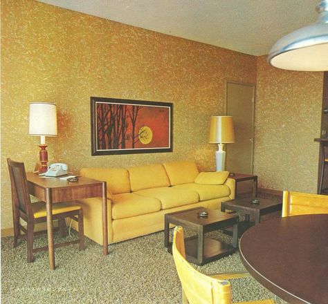 Disneyland Hotel in the '70s. I remember this is how our hotel room looked when I was a kid! Retro Homes, 70s Interior Design, 70s Interior, 1970s Decor, Japanese Magazine, 70s Decor, Disneyland Hotel, Yellow Room, Retro Interior