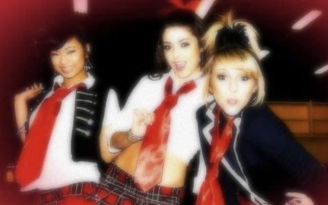 school gyrls early 2010s girl group lq 2010s High School Aesthetic, 2000s Highschool, Middle School Aesthetic, 2000s School, American Teenager, Early 2010s, School Night, My Vibe, Monster High