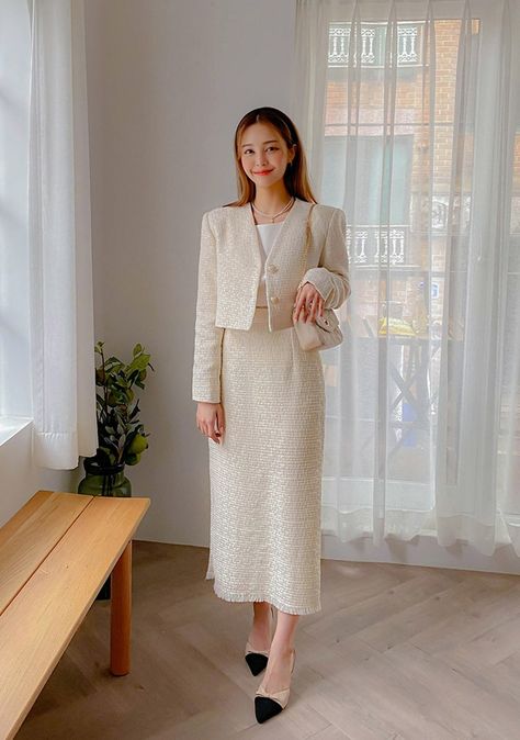 Sleek Look Fashion, Korea Style Outfits, Proposal Outfits For Her, Classy Skirts, Dress Korea, Clothing Guide, Wanna Kiss, Korean Fashion Dress, Hijab Fashion Inspiration