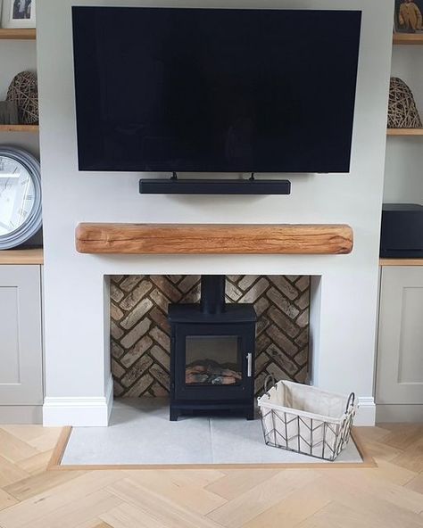 The Brick Tile Company on Instagram: "A marvellous clean and classy fireplace with herringbone patterned blend 10 brick slips. Swipe to show that all @k8tiebrown87 is ready for Santa . #brickslips #fireplace #brick" Fireplace Herringbone Tile, Classy Fireplace, Bright Fireplace, Herringbone Fireplace, Brick Slip, Fireplace Brick, Herringbone Brick, Brick Slips, Open Living Room Design