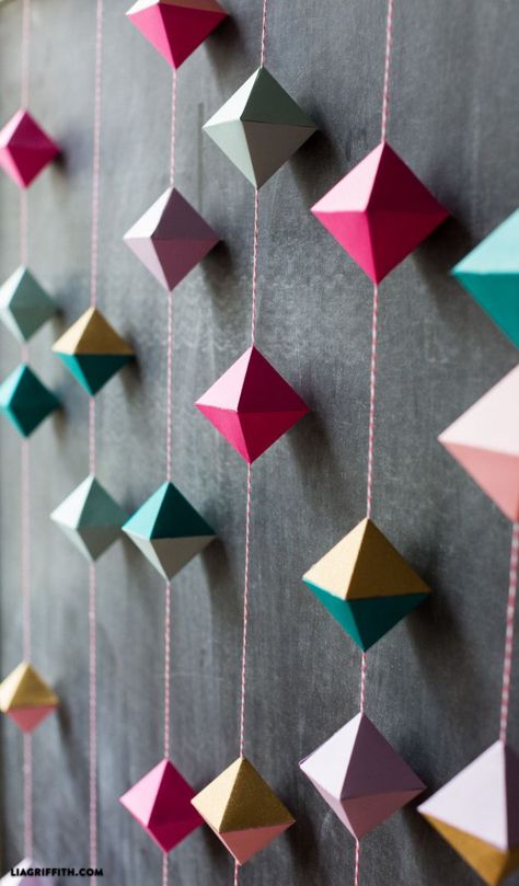 DIY Paper Geode Garland Diy Origami Home, Diy Origami Home Decor, Origami Decor, Origami Wall, Origami Home Decor, Diy Girlande, Origami Lamp, Origami Decoration, Garland Diy